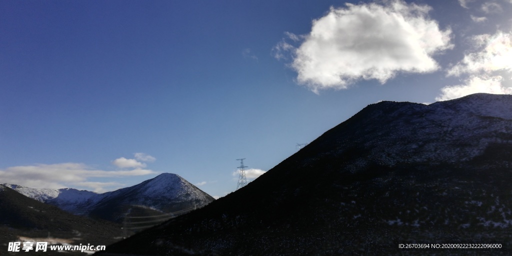 高山雪山风景