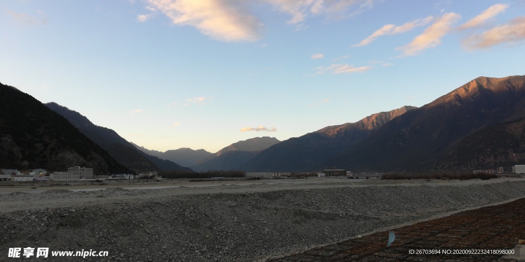 高山山峰风景