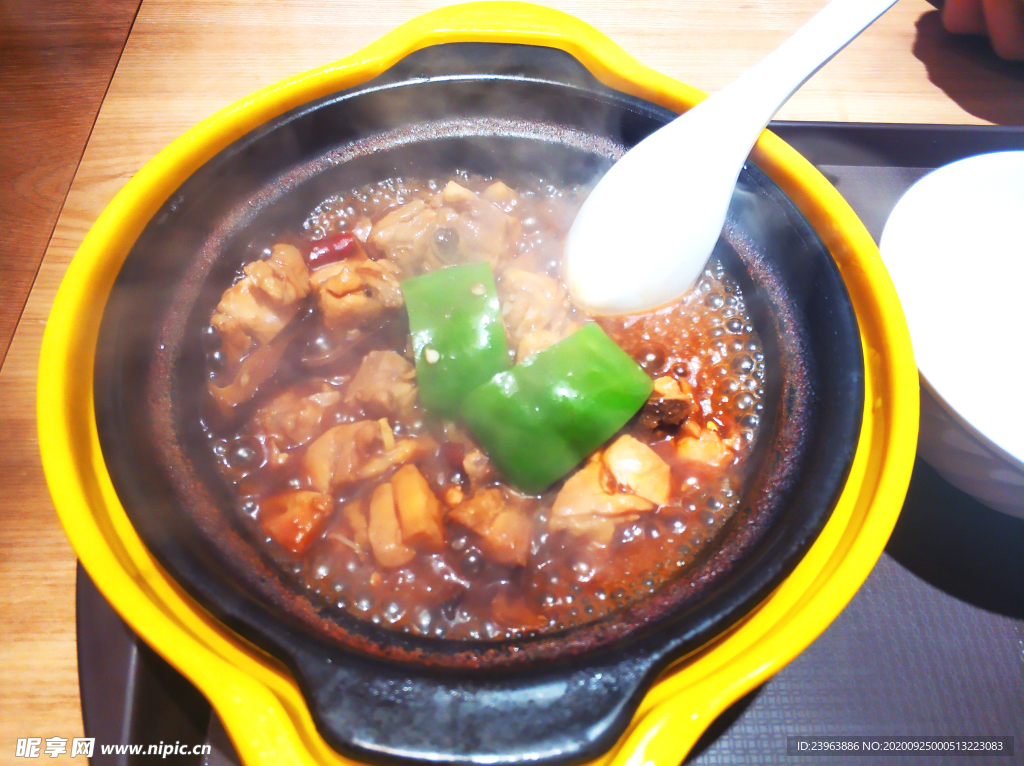 黄焖鸡米饭