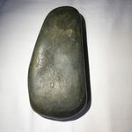 黑色石块