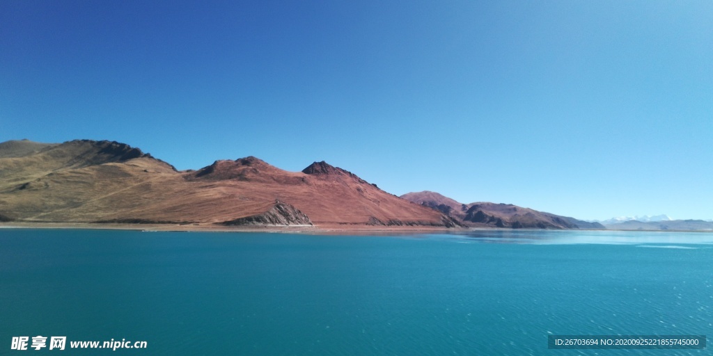 高山湖泊风景