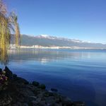 蓝天洱海风景