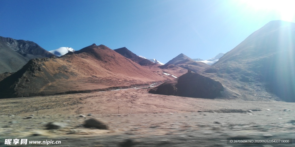 高山荒野风光