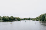 游湖公园景色游玩滑板划艇