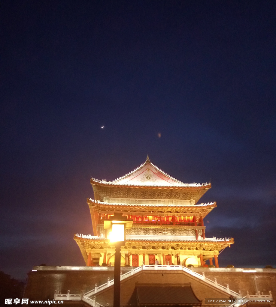 阁楼夜景