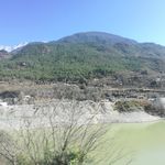 青山河流风光