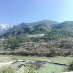 青山河流风景