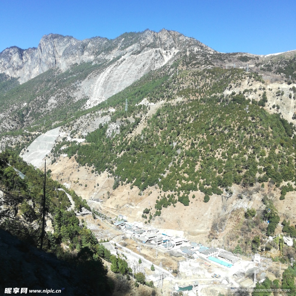 大山山谷村庄