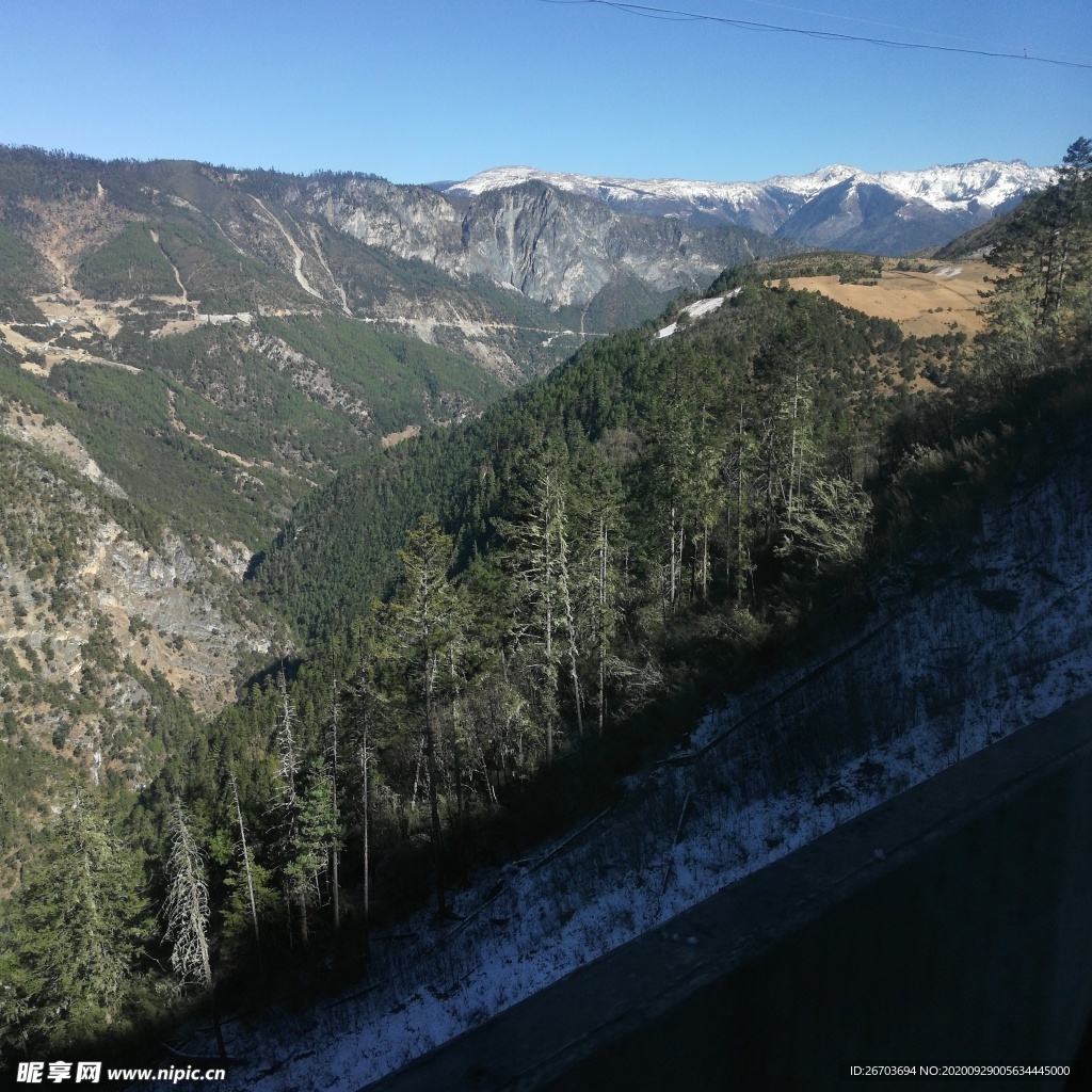 雪山峡谷