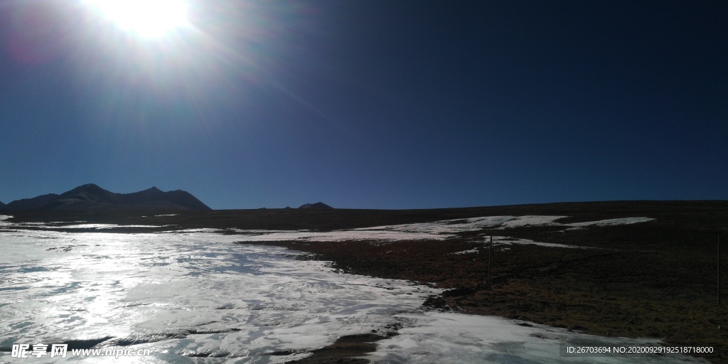 冰雪地川日落