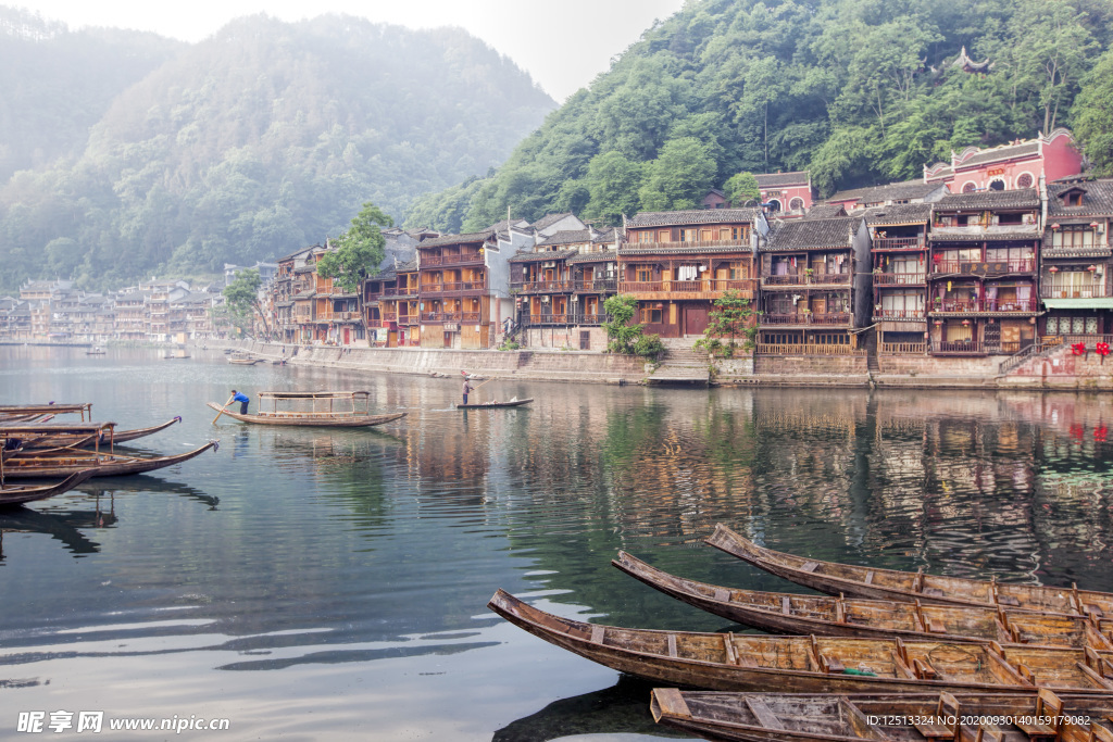 凤凰古城