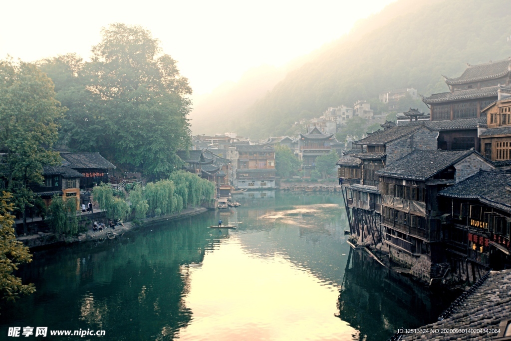 凤凰古城