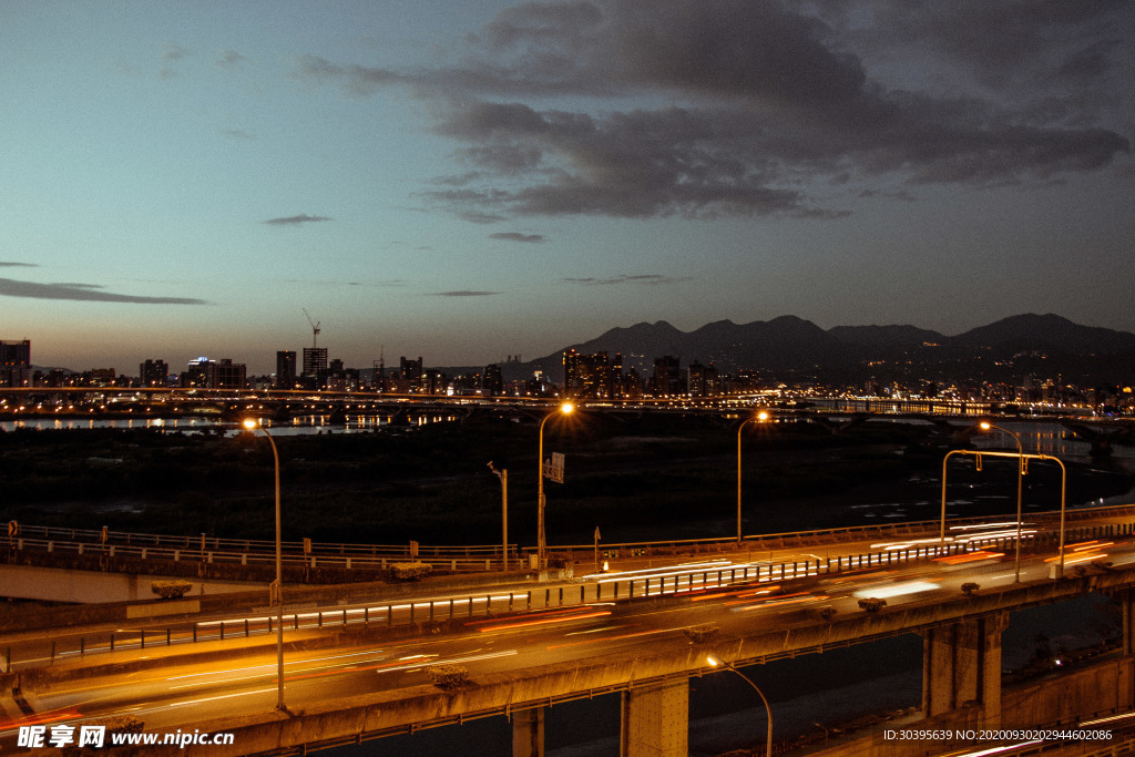 城市