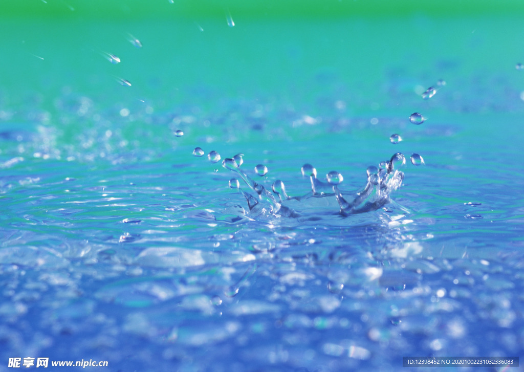 韵动的水纹水滴背景