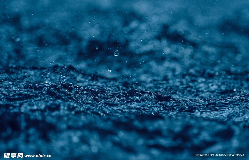 下雨水滴