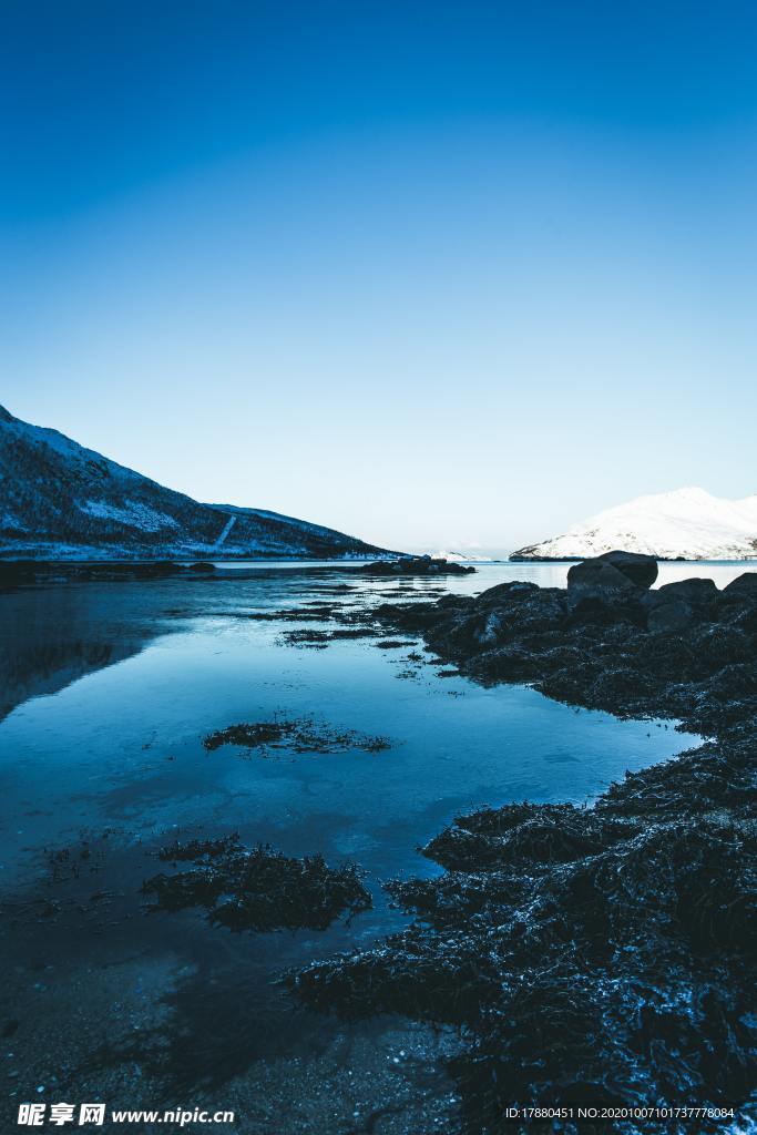 湖水