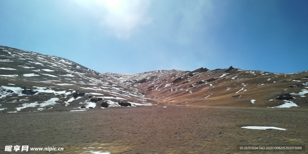 雪山荒野风景