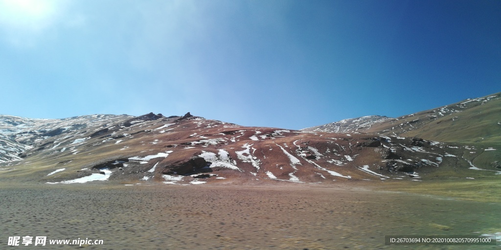 荒山雪地