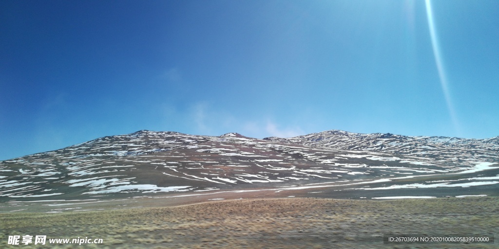 山峰雪地