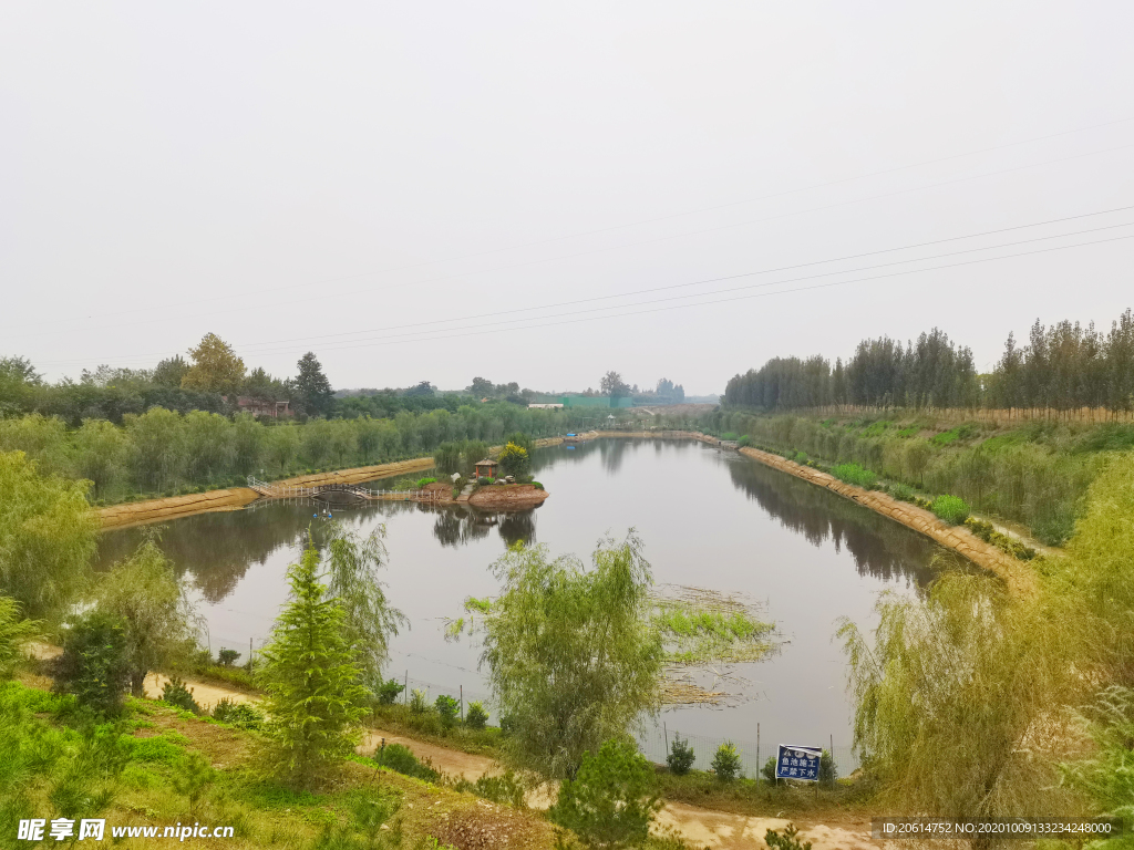 深秋时节的乡村美景