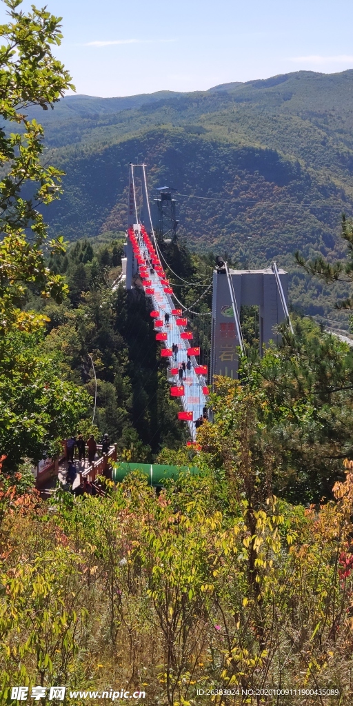 琵岩山玻璃栈道