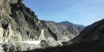 荒山峡谷