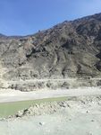 大山峡谷小河风光