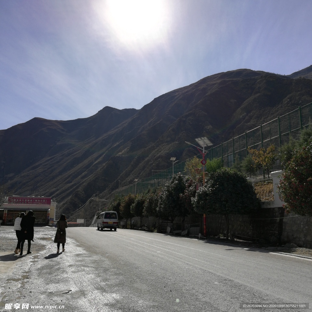 高山乡村公路风景