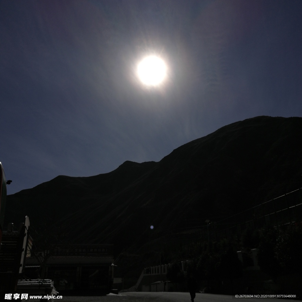 大山日落风景