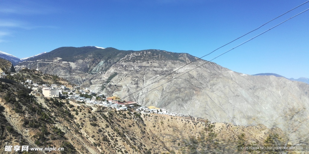 荒山山村风景