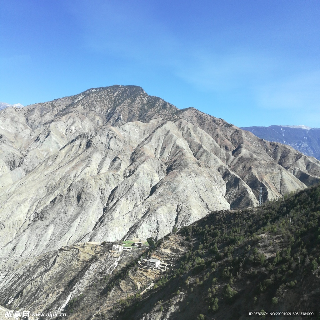 蓝天大山山峰风景