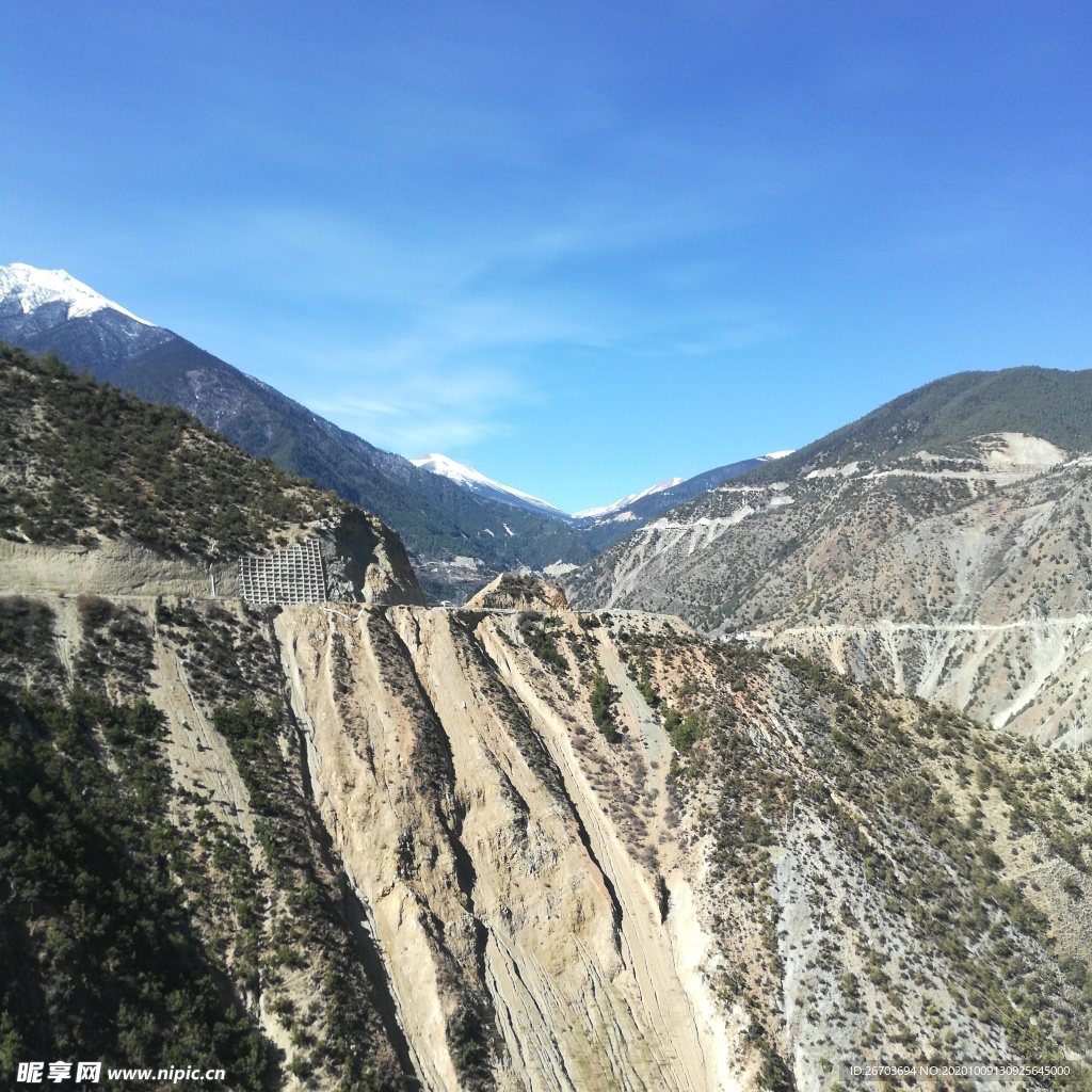 高山峭壁风景