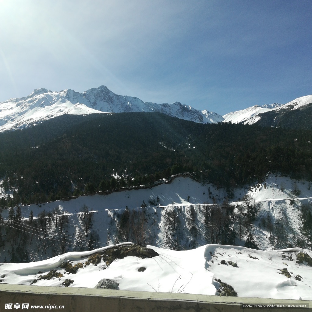 雪山雪地风景