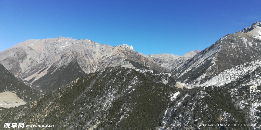 高山蓝天风光