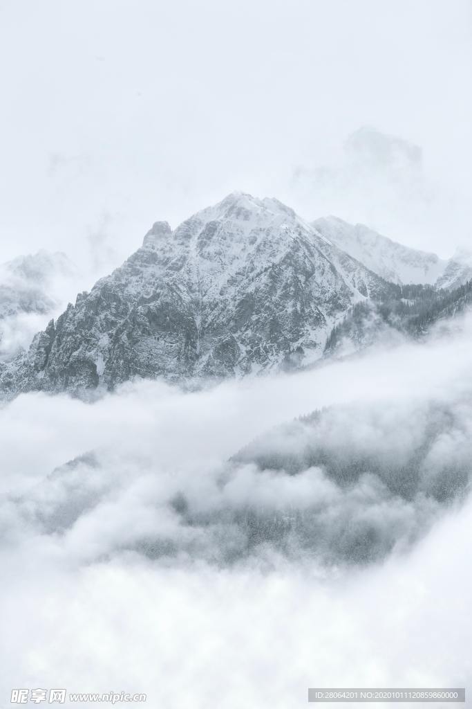 山峰 云雾