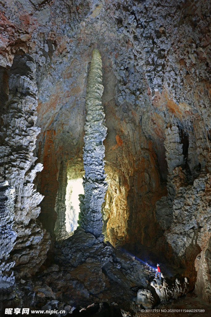 溶洞洞穴石柱石钟乳摄影
