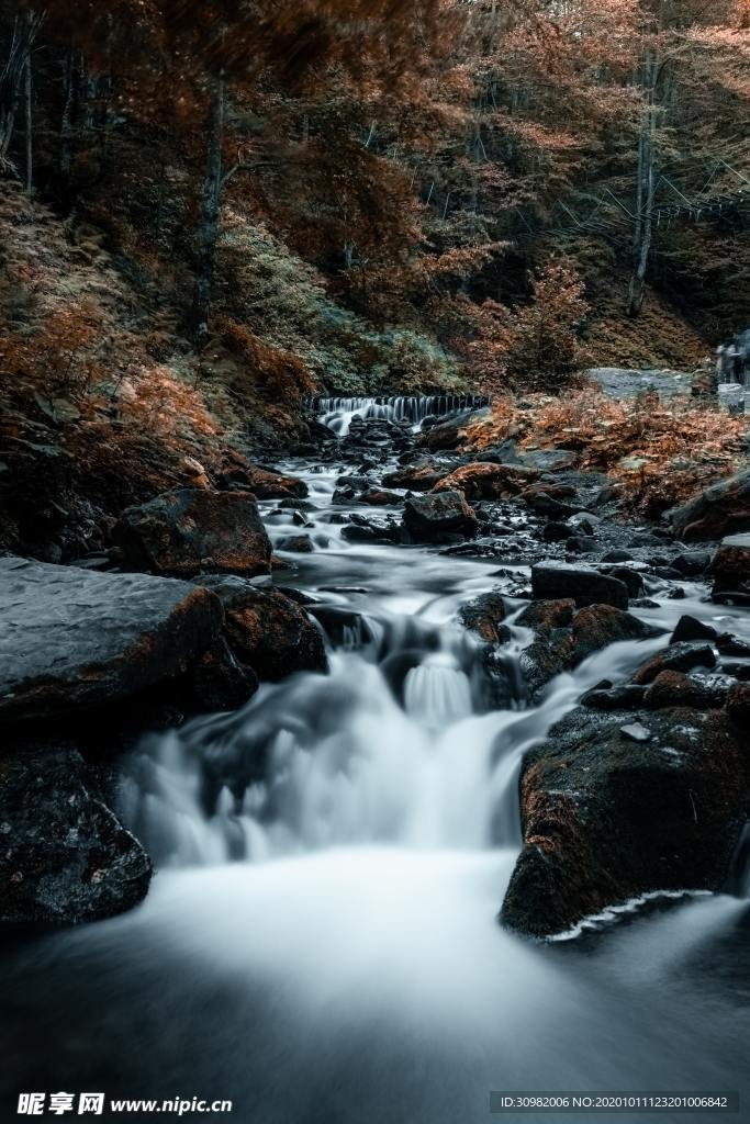山泉