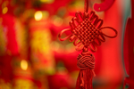 新年红色中国结复古背景海报素材