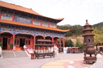 焚香寺庙