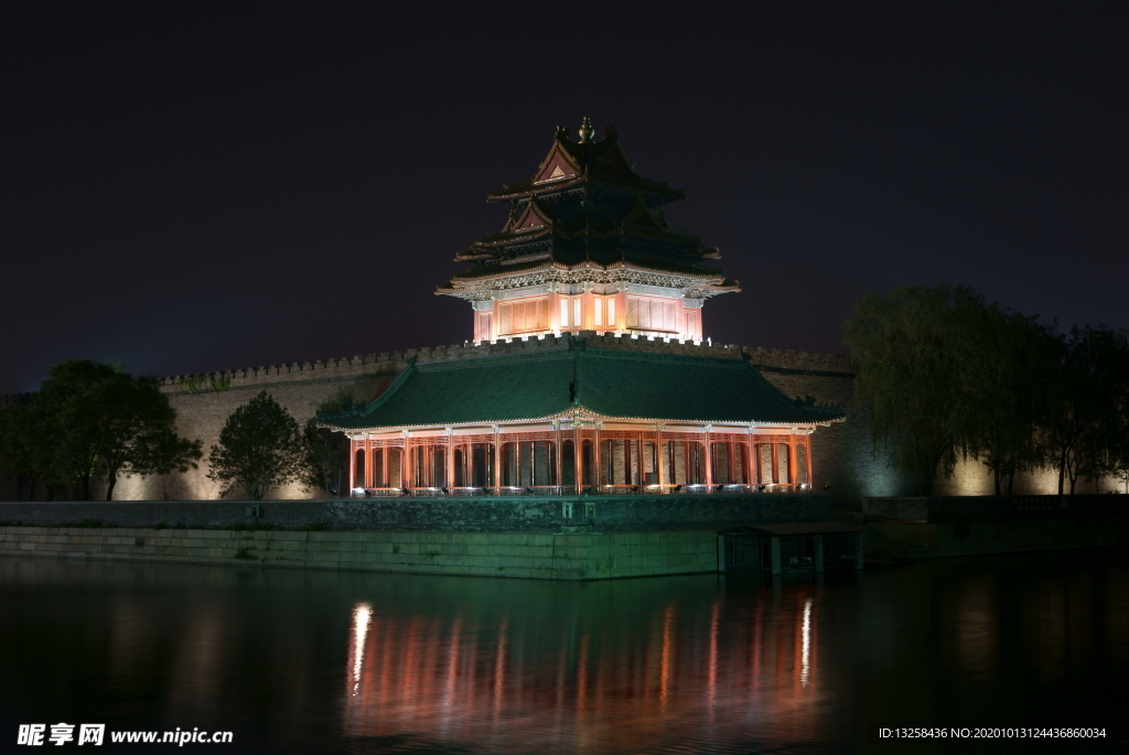古代阁楼建筑灯光风景