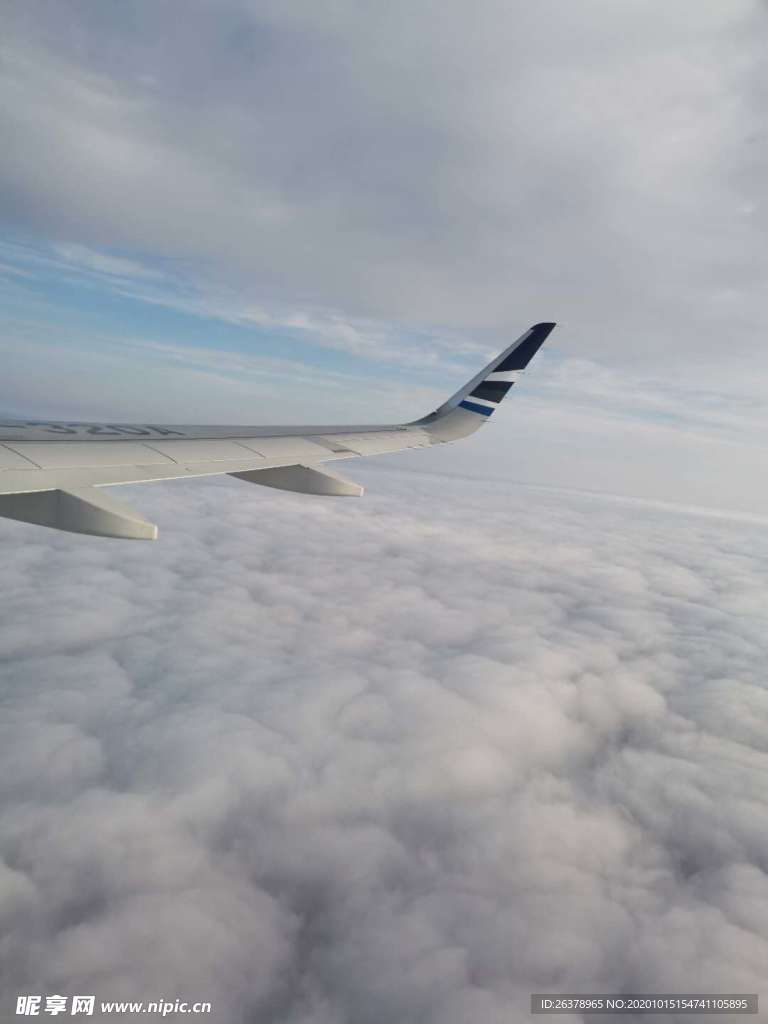 飞机上的天空
