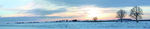 夕阳下雪地风景画