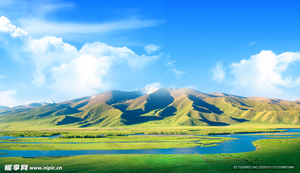 草原山峰壁纸