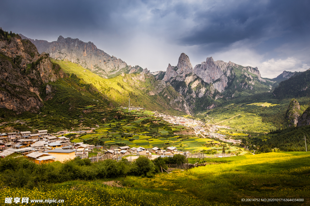 壮丽的大山美景