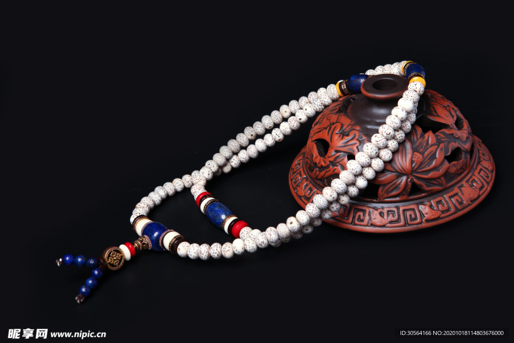 珠宝玉佩复古背景海报素材