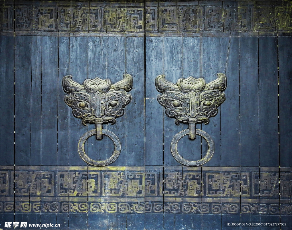 木门铜环中式复古背景海报素材