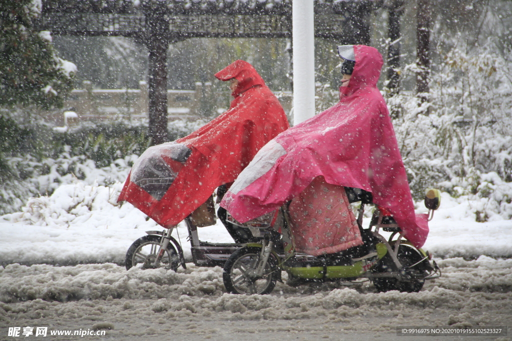 雪中骑行