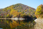 本溪关山湖的秋天山水景色