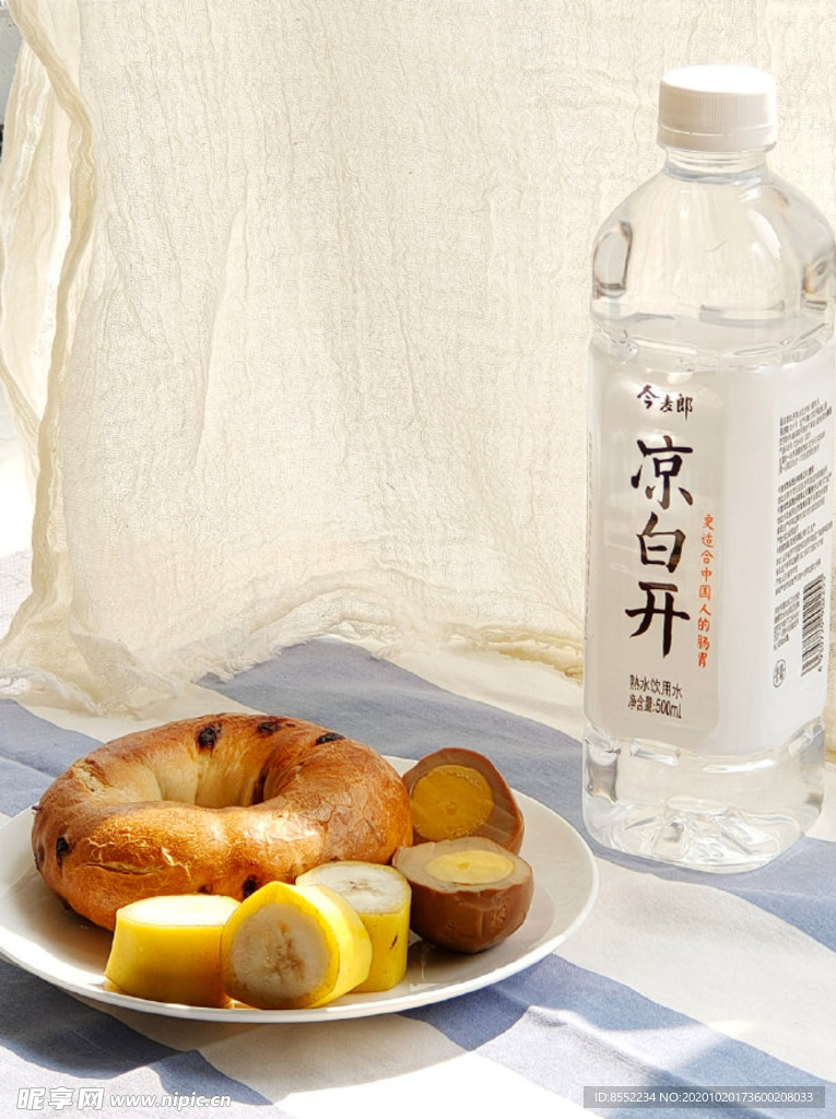 今麦郎凉白开配餐面包