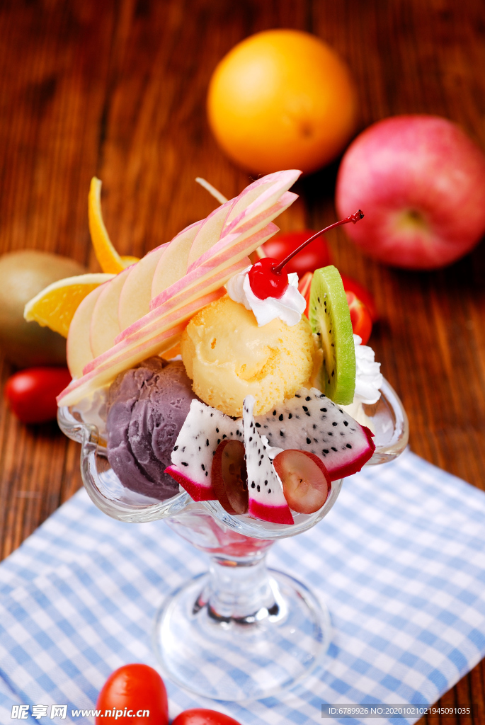 冰淇淋水果花园